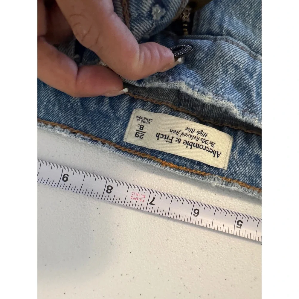 Abercrombie & Fitch The 90s Relaxed Jean High Rise Light Wash Blue Denim 29 k3 - Picture 4 of 6
